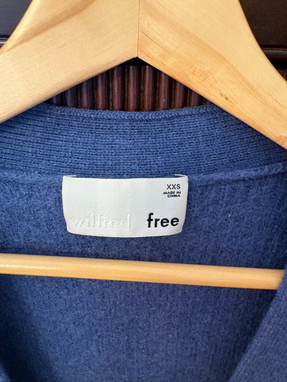 Aritzia Wilfred Free Unwind Cardigan, 100% Merino Wool Blue, XXS can fit larger - Picture 8 of 12